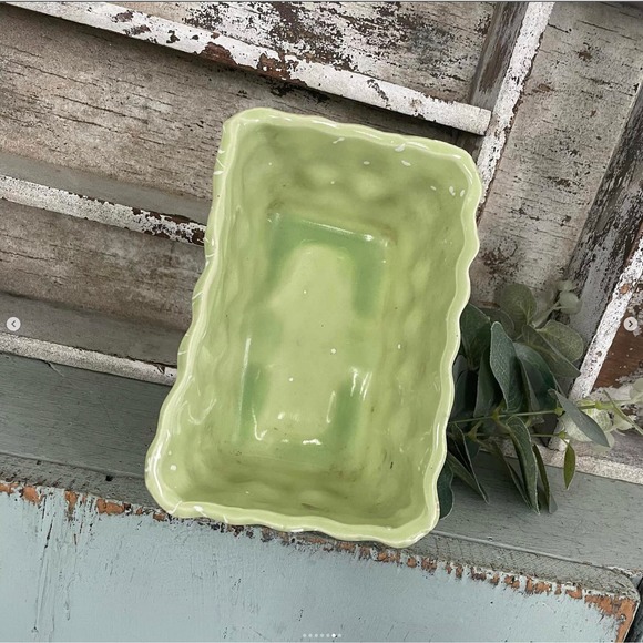 Vintage Pottery Planter Pale Green White Spatterware Scallop Rim Rectangular - Picture 6 of 7